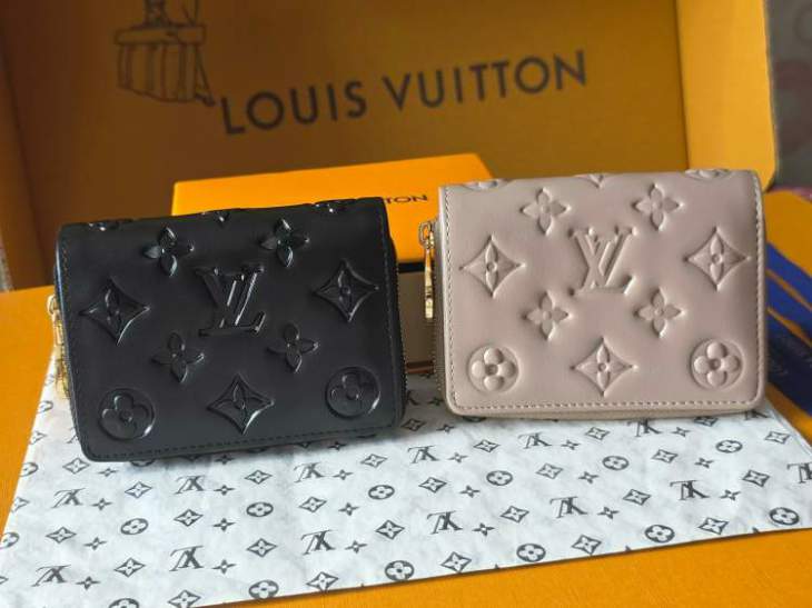 Picture of Louis Vuitton Wallets _SKUfw218530306fw